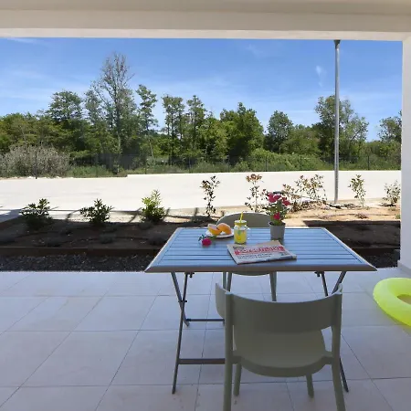 Residence Marina di Bravone - appartement 4 personnes RDC N61 Appartamento